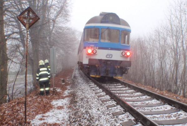 Hasiči pomohli s evakuací cestujících z vlaku