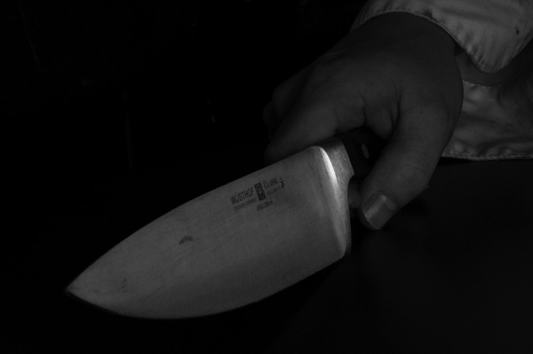 Sedmadvacetiletý muž na Jičínsku  zaútočil s nožem na svého otce