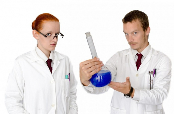 Kraj podpoří stipendiem nový učňovský obor Chemik