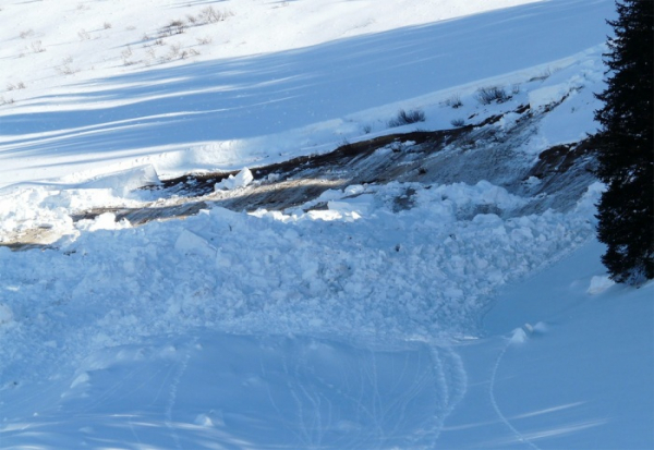 Pod Slezským domem v Krkonoších pohřbila lavina 17letého skialpinistu